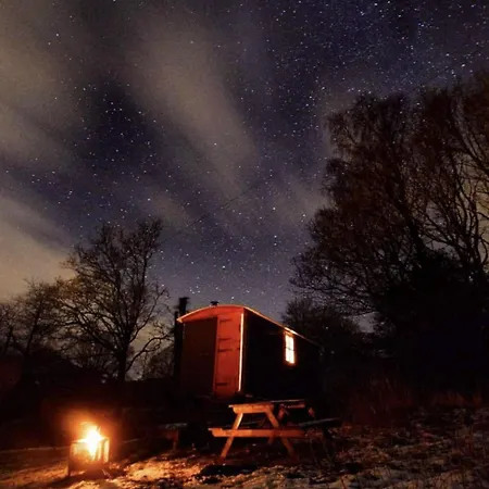 بيت للعطل Tarn Hut *